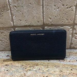 Marc Jacobs Midnight Black Zip Wallet